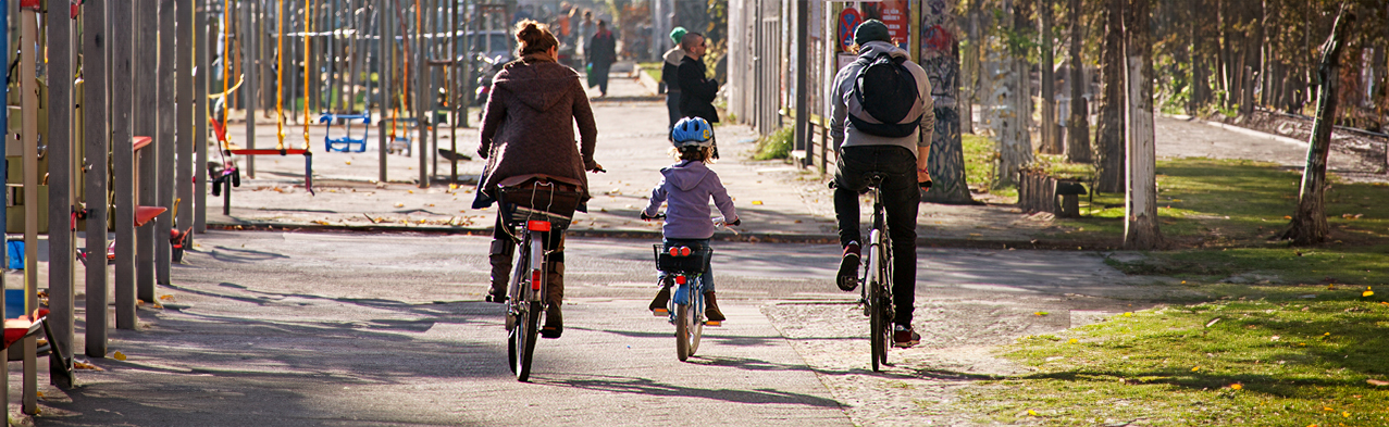  Fomentando la salud y el desarrollo infantil a través del juego en parques